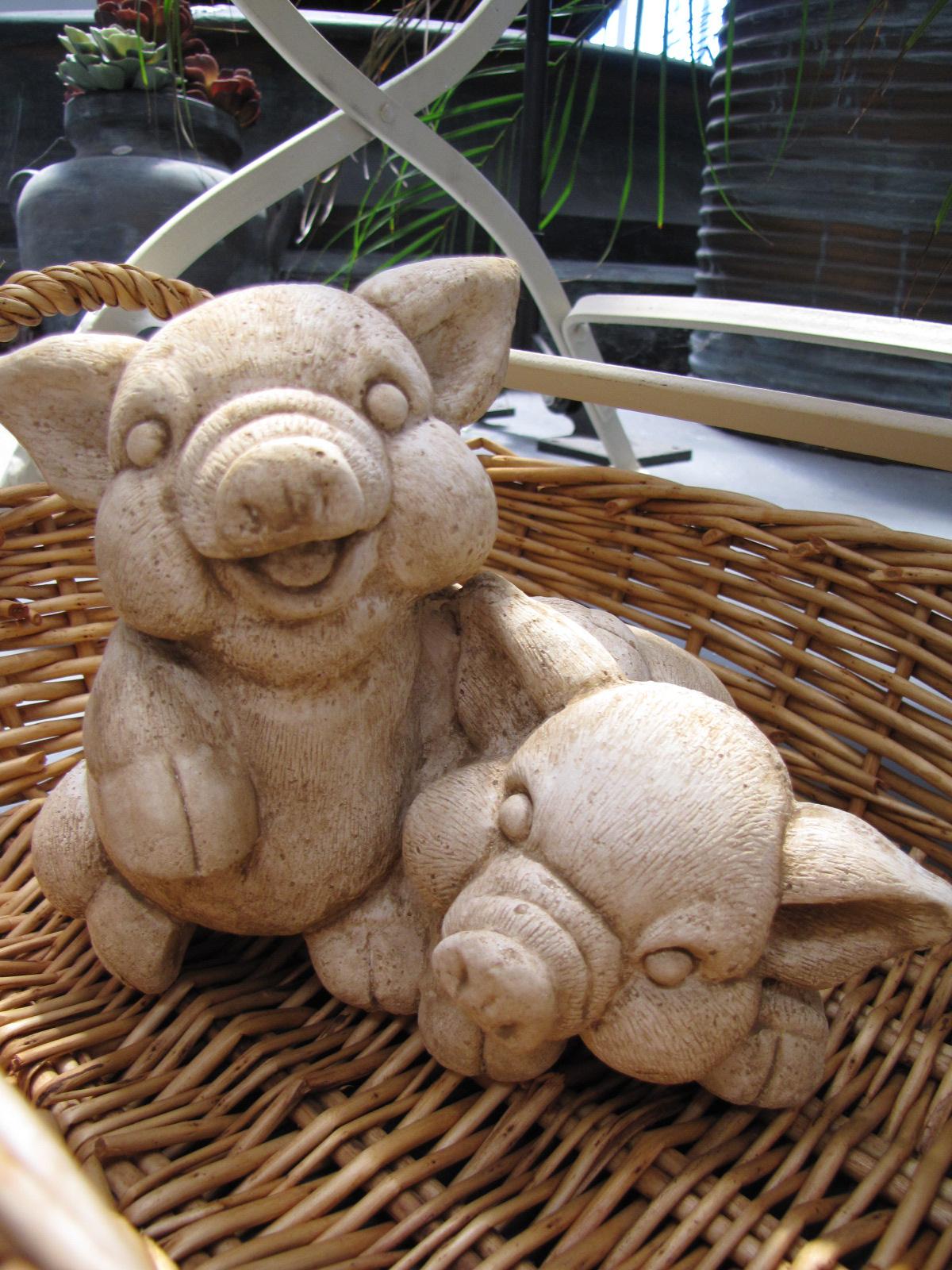 Two Pigs